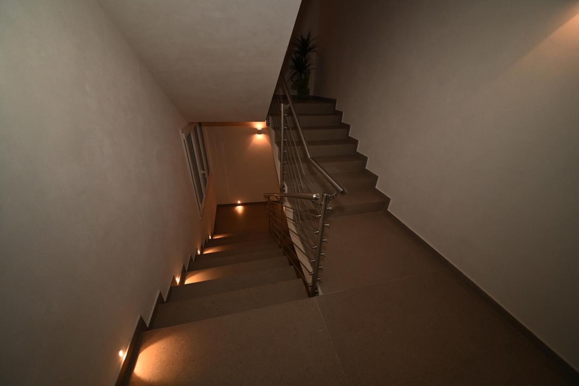 Apartment Lebum *